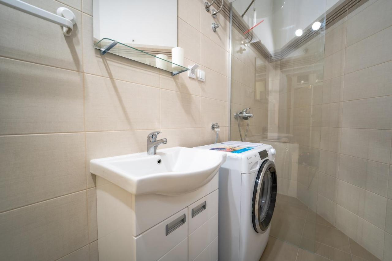 Botanical9, Belgrade Centre, 2 Bedroom Apartment エクステリア 写真
